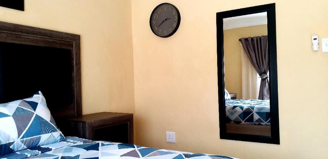 Bed and Breakfast Tshukudu E Ntsho Mogwase Exterior foto